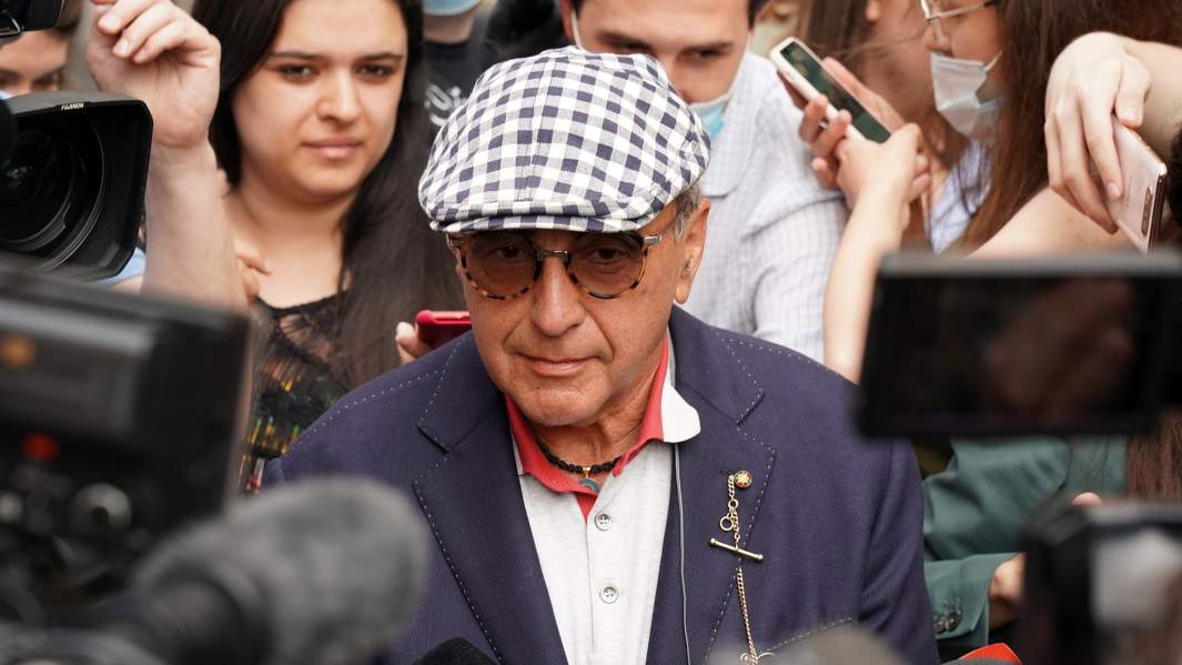 Адвокат семьи погибшего Сергея Захарова Александр Добровинский после слушаний в Пресненском суде по делу о ДТП со смертельным исходом