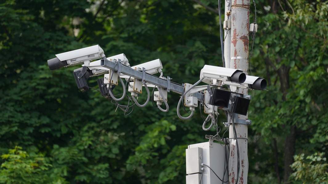 Смех на голову: как предотвратить опасные шутки подростков