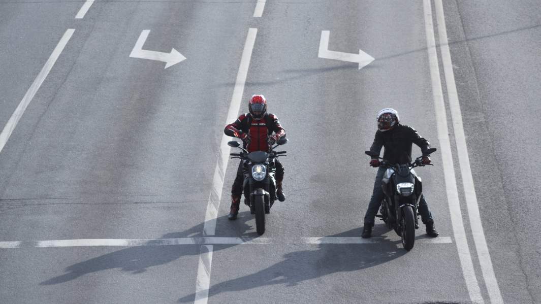 мотоциклисты