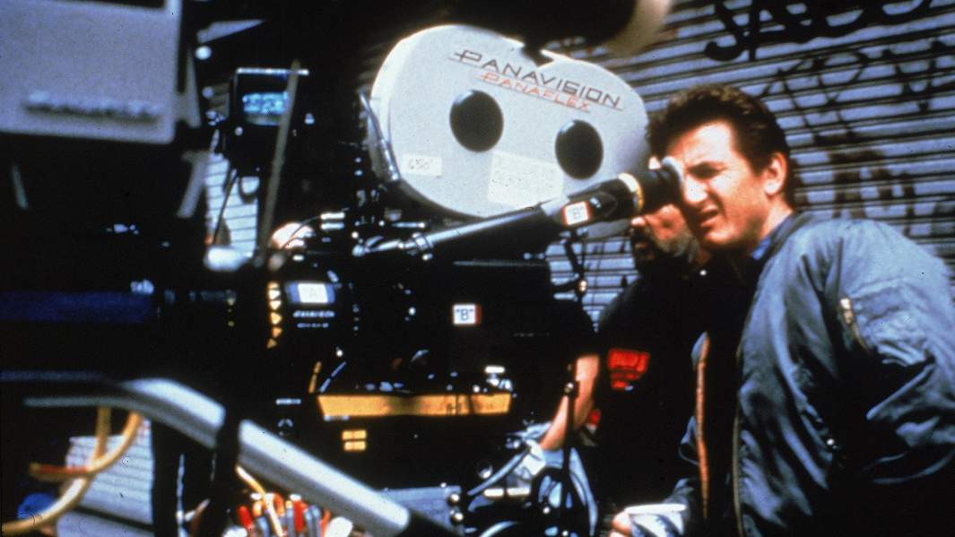 Шон Пенн на съемках своего фильма «Постовой на перекрестке»