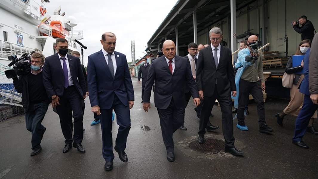 Председатель правительства РФ Михаил Мишустин во время посещения Рыболовецкого колхоза имени В. И. Ленина в Петропавловске-Камчатском