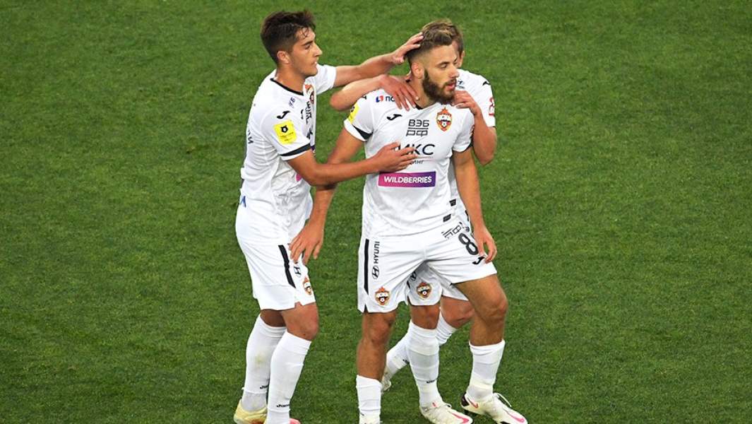 Игроки ПФК ЦСКА радуются забитому голу в матче 3-го тура чемпионата России по футболу между командами ФК «Зенит» и ПФК ЦСКА. В центре — автор гола игрок ПФК ЦСКА Никола Влашич