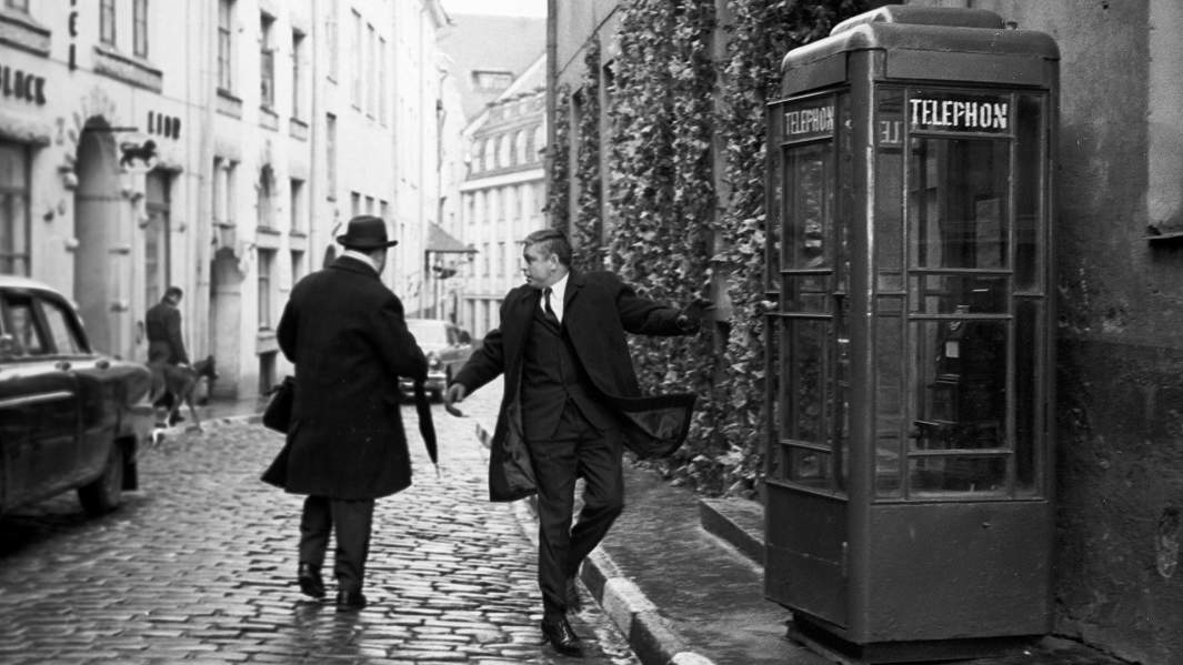 Донатас Банионис в фильме «Мертвый сезон»