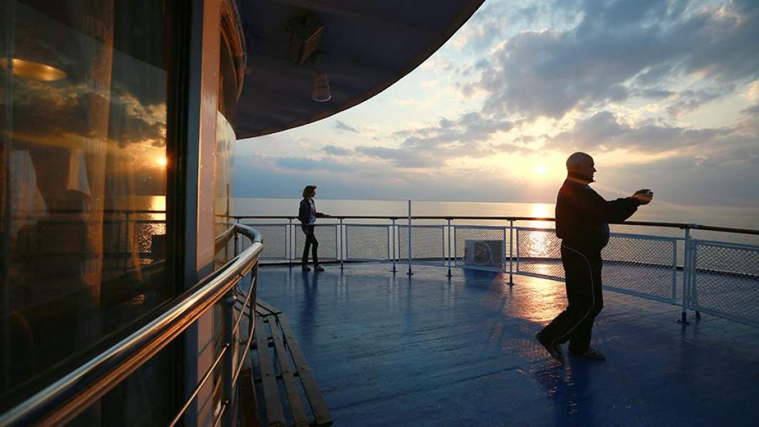 Во время прогулки на круизном теплоходе на Рыбинском водохранилище