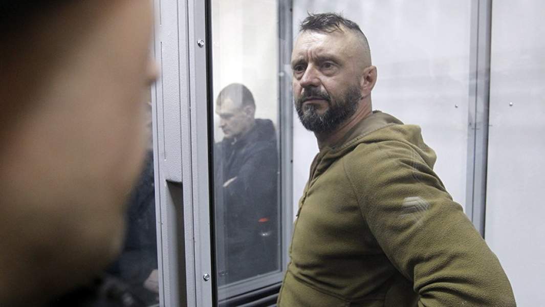 Подозреваемый в убийстве журналиста Павла Шеремета Андрей Антоненко в зале суда в Киеве
