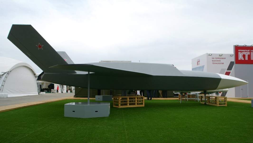 Ударный беспилотный летательный аппарат (БЛА) «Гром», предназначенный для применения авиационных средств поражения в условиях интенсивного боевого столкновения на международном военно-техническом форуме «Армия-2020»