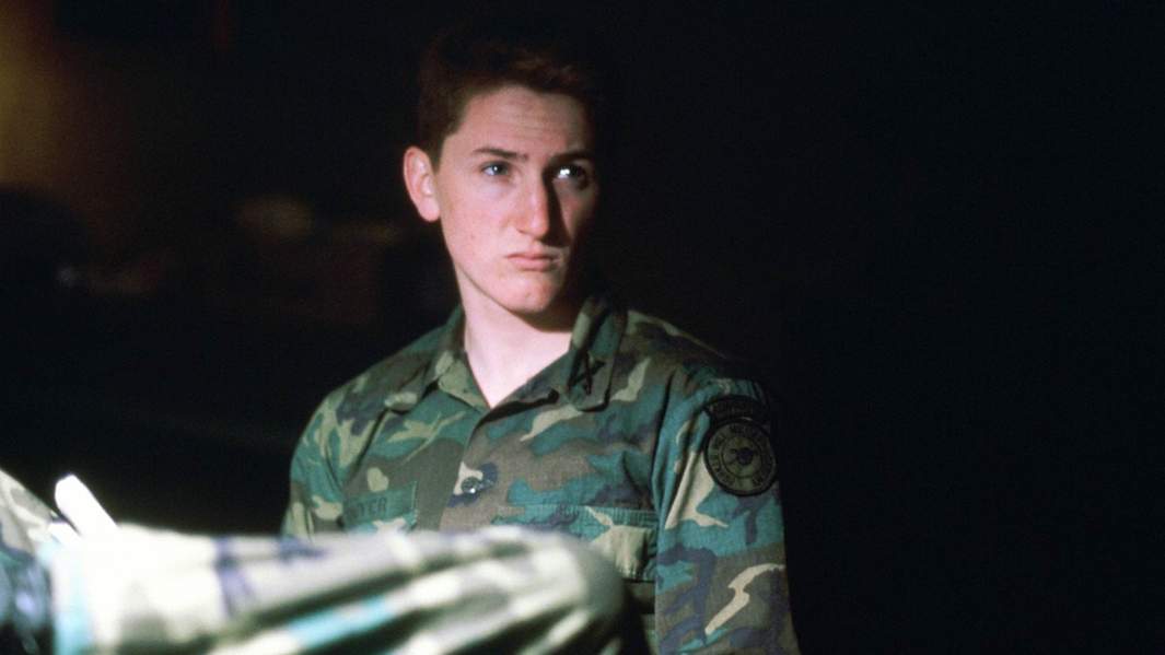 Кадр из фильма «Отбой»