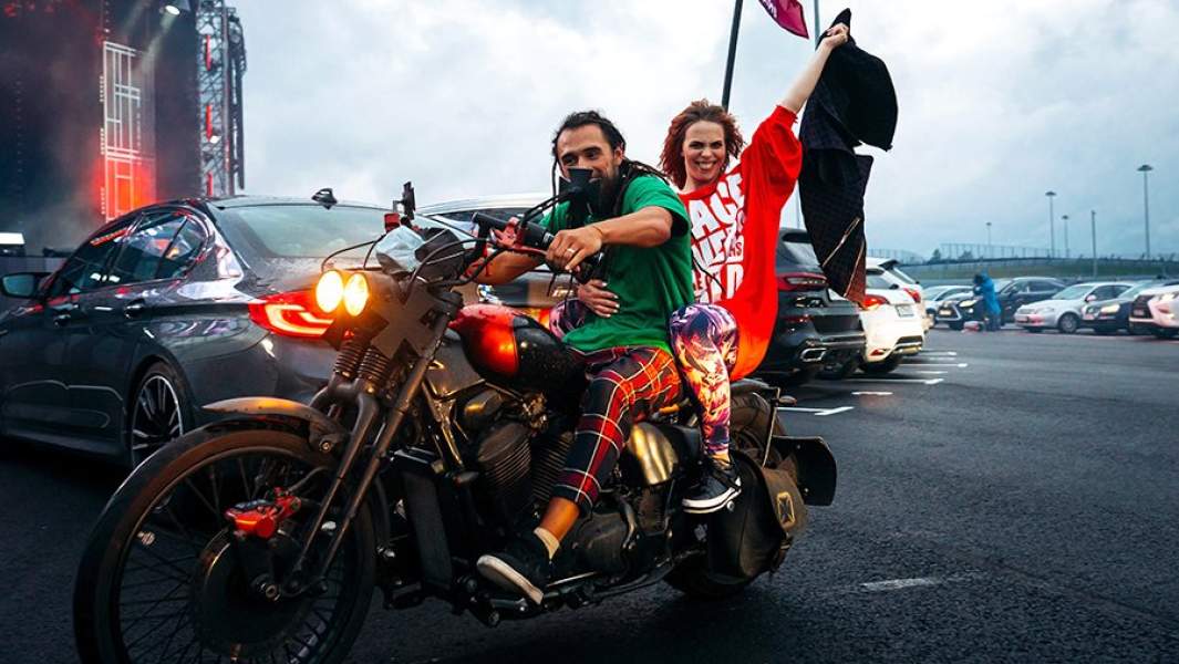 Шоу «Timeless. Люби меня крепко»