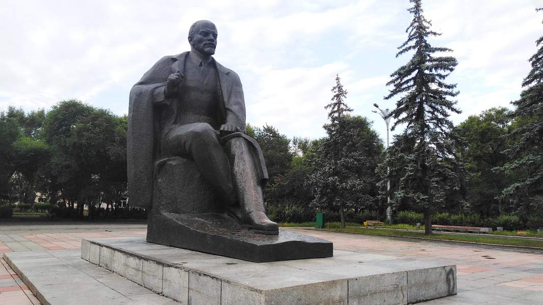 памятник ленину