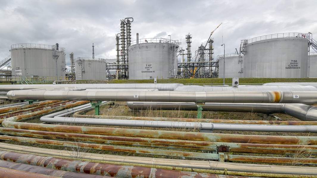 Заигрались на понижение: долго ли продлится падение цен на нефть