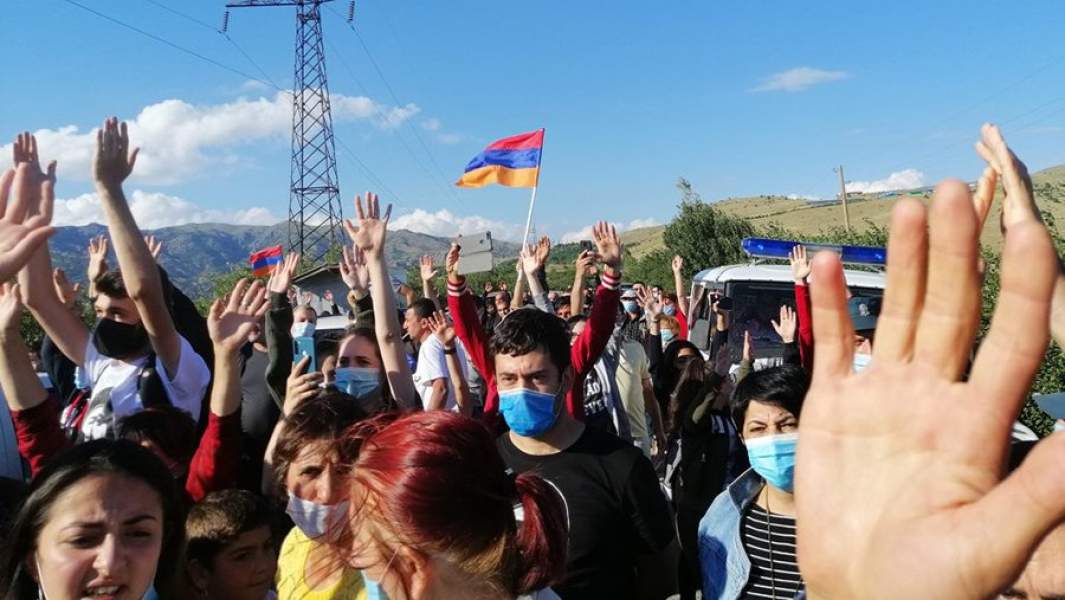 Протестующие у въезда на Амулсарское месторождение