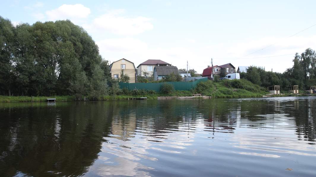 Дом у озера: как не прогадать с покупкой загородной недвижимости