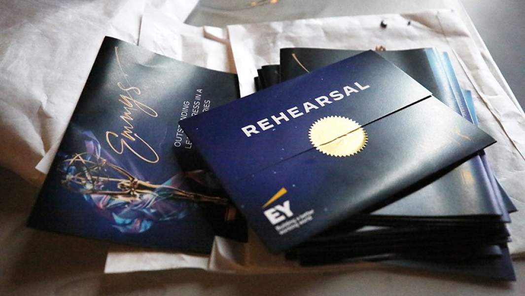 «Эмми» напрокат: номинантам премии придется вернуть статуэтки