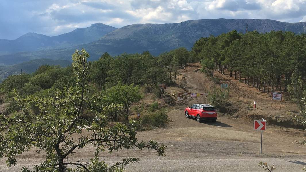 Луч надежды: чем удивил новый кроссовер из Китая