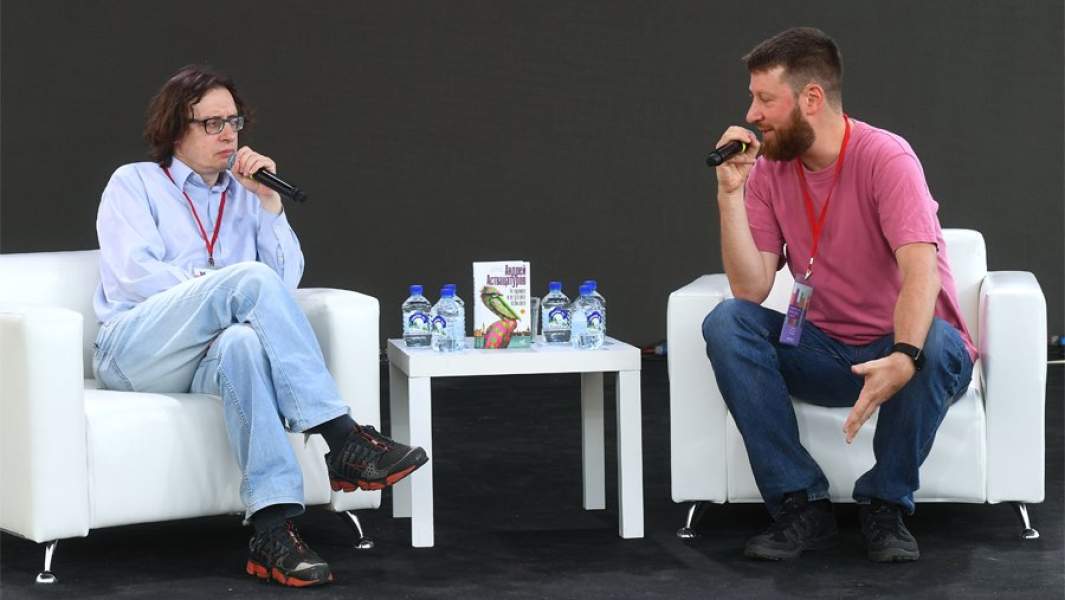 «Не кормите и не трогайте пеликанов»