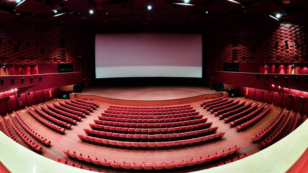 Зал киноцентра «Октябрь»