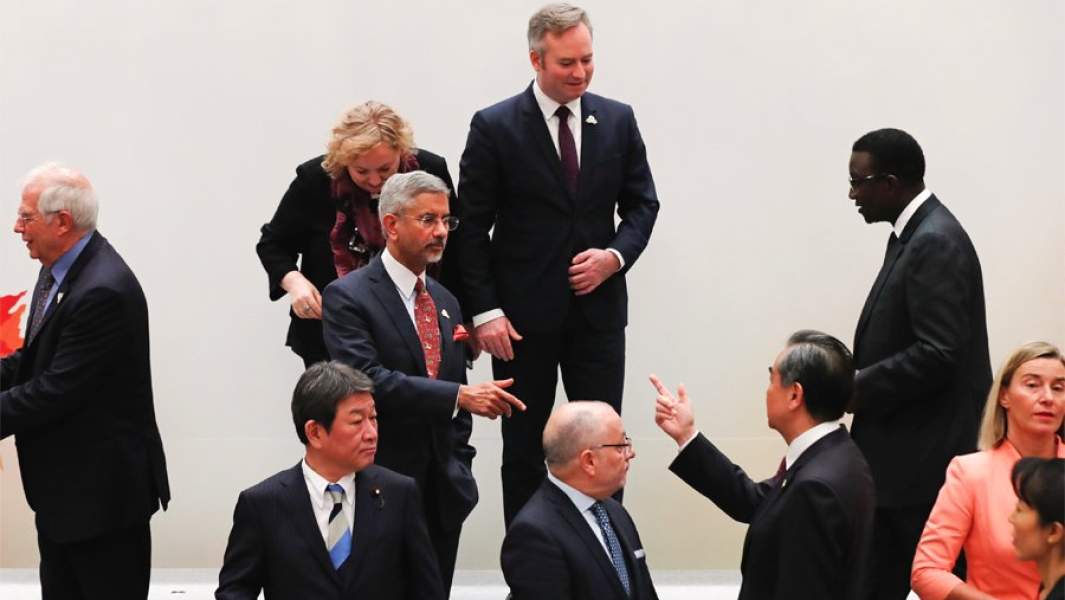 Субраманиям Джайшанкар и Ван И