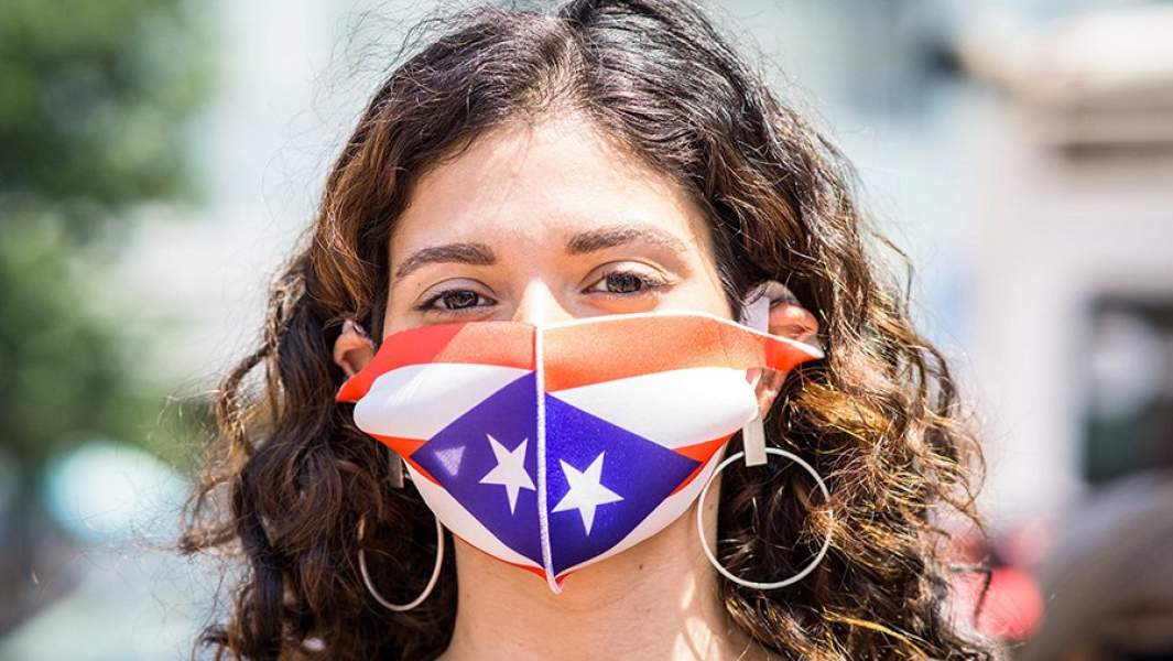 Пуэрто-Рико женщина флаг