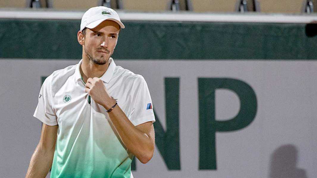 Данил Медведев на открытом чемпионате Франции по теннису