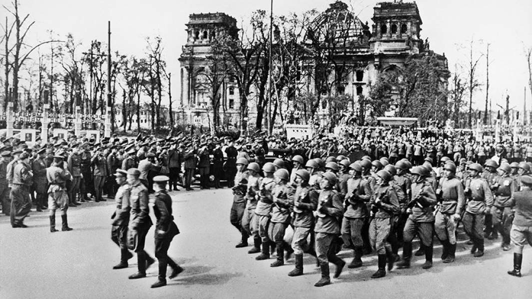 Советские войска у рейхстага