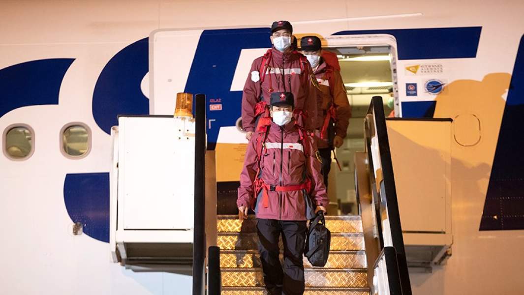 Медицинский персонал из Китая прибыл в Сербию. 21 марта 2020 года