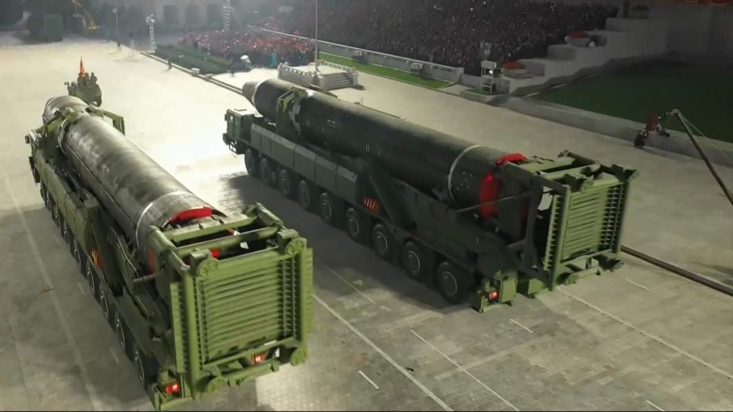Новая межконтинентальная баллистическая ракета на параде в Пхеньяне