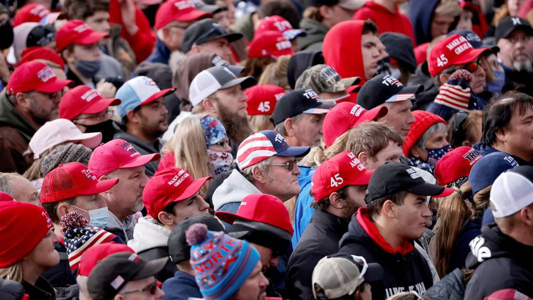  президент США Дональд Трамп выступает во время митинга кампании