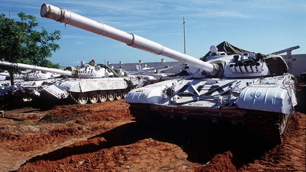 Танки T-72 индийской армии во время миротворческой операции ООН в Сомали. 1993 год