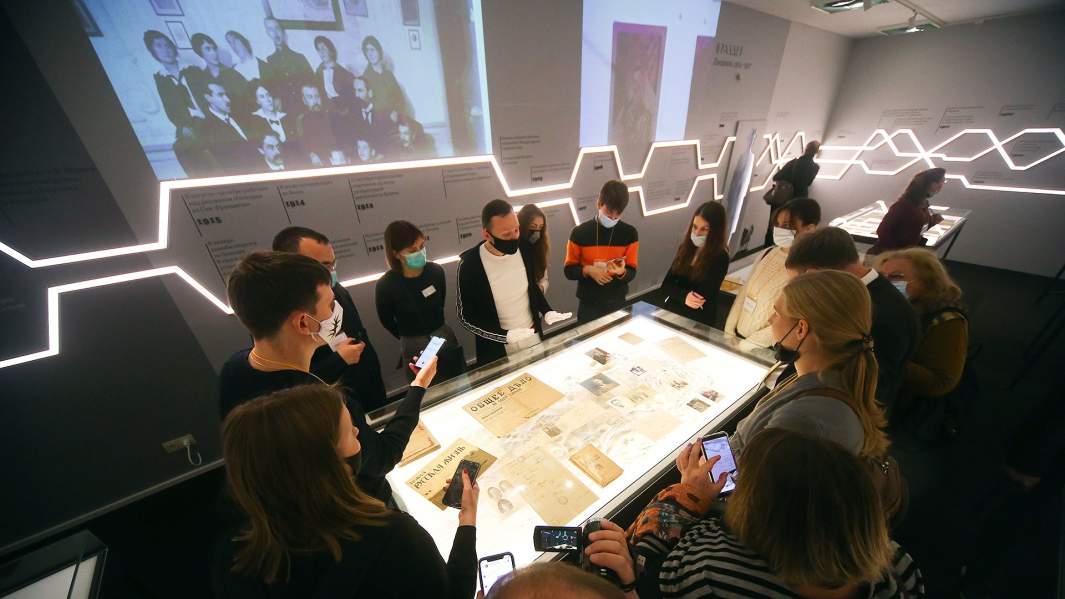 Выставка «Чехов, Бунин, Куприн. Судьбы скрещенья» в центральном здании Государственного музея истории российской литературы имени Даля