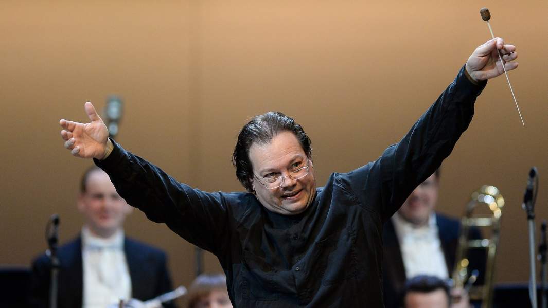 Дирижер Александр Ведерников