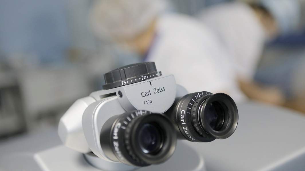 микроскоп врач 