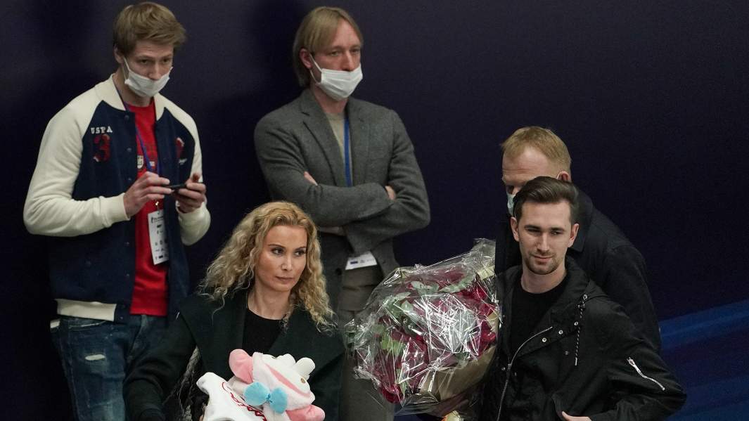 Тренеры Евгений Плющенко и Этери Тутберидзе после выступлений спортсменок с короткой программой в женском одиночном катании на II этапе Кубка России - Ростелеком по фигурному катанию в Москве