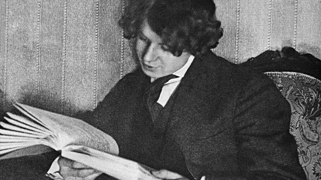 Поэт Сергей Есенин. 1918 год