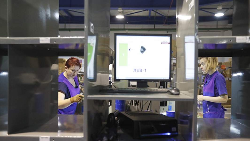 На территории складского комплекса компании OZON Group