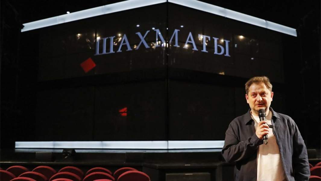 Евгений Писарев перед началом открытой репетиции мюзикла «Шахматы» в Театре МДМ, 8 октября 2020 года