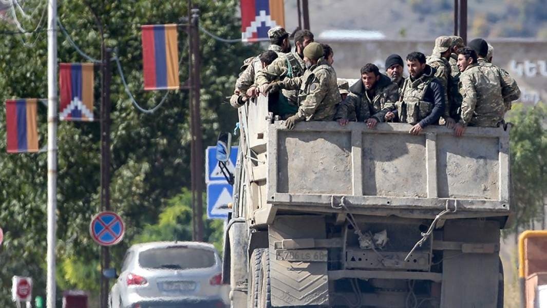 Военнослужащие на одной из улиц, Степанакерт, Нагорный Карабах