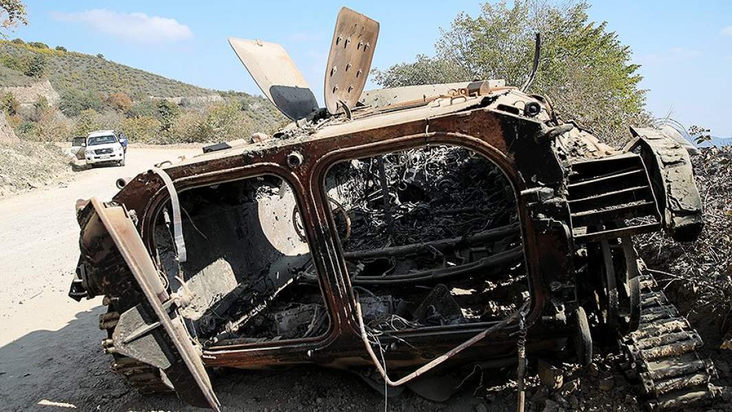 Сгоревшая БМП-2 армянских ВС