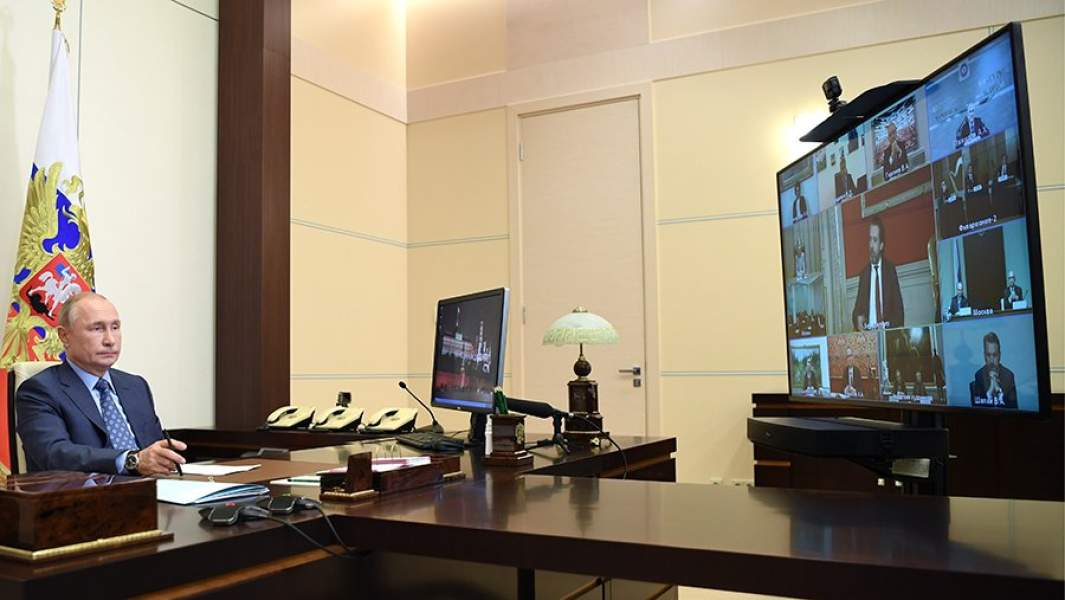 Владимир Путин во время заседания Совета при президенте РФ по культуре и искусству