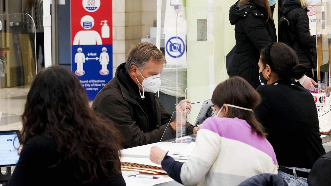 Штаб тебя: победа Трампа становится фантастическим сценарием