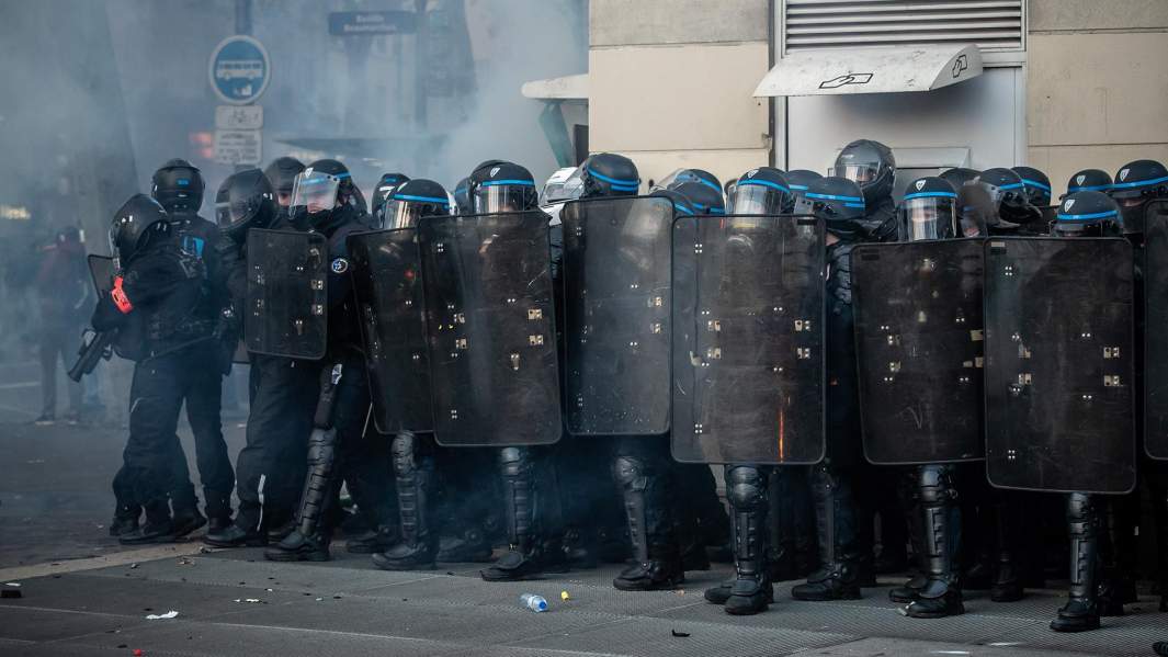 «Президент-хамелеон»: Макрона сравнили с «нелиберальным» Орбаном