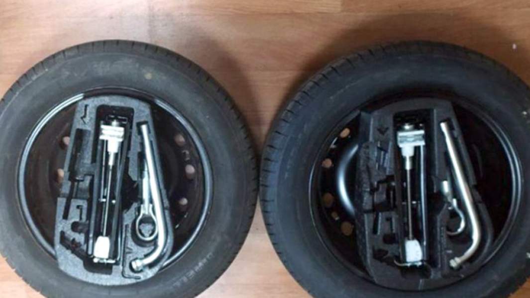Украденные с автомобилей каршеринга запасные колеса и инструменты