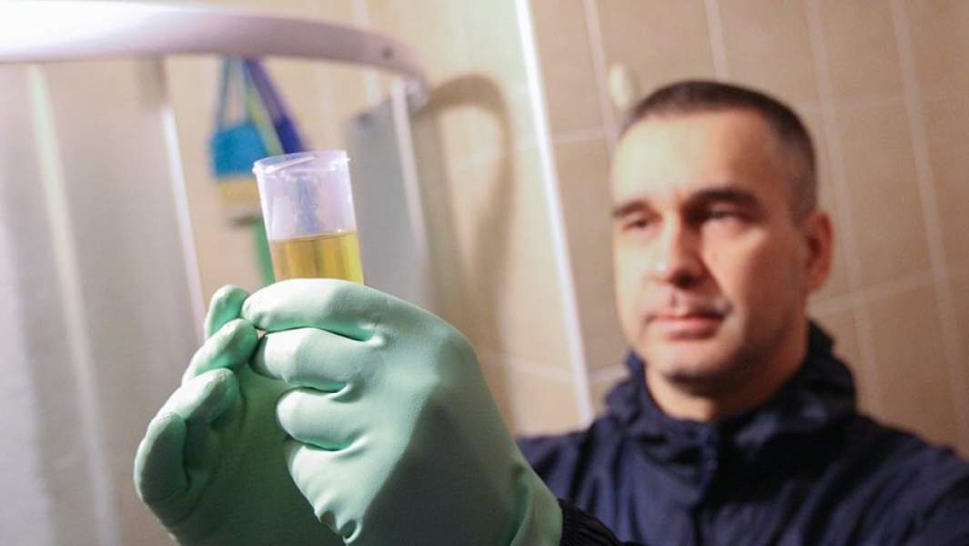 сотрудник службы дезинфекции