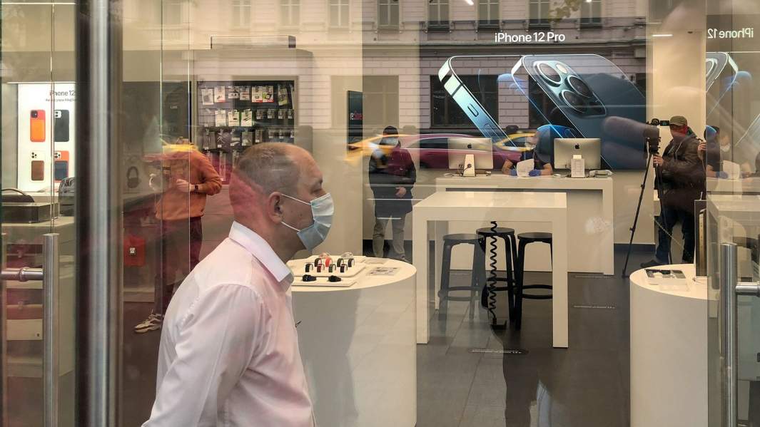 Яблочный разбор: продажи iPhone 12 в разы ниже, чем 11-й модели