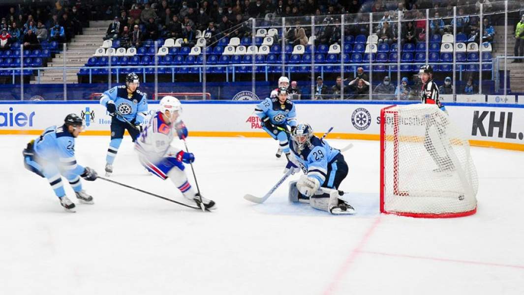 Матч регулярного чемпионата Континентальной хоккейной лиги между ХК «Сибирь» и ХК СКА