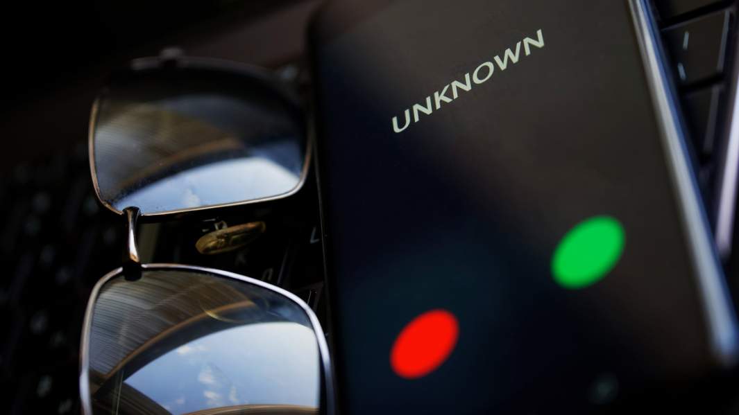 Труба позовет: больше половины звонков на мобильные — спам