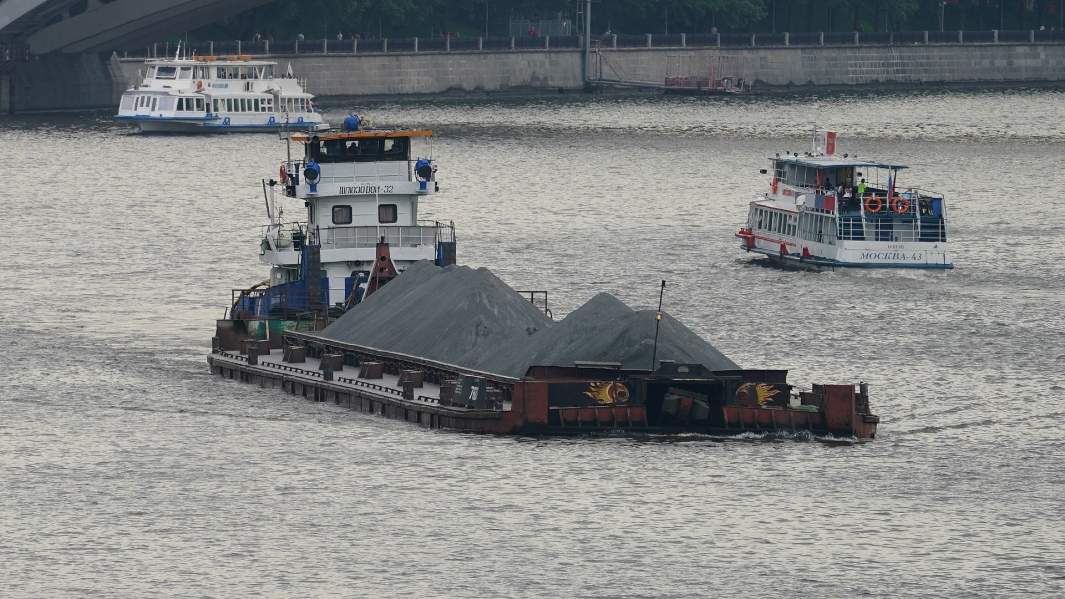 баржа река