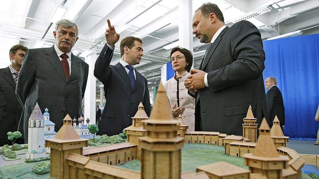 Медведев глава цб. Полтавченко и Медведев.
