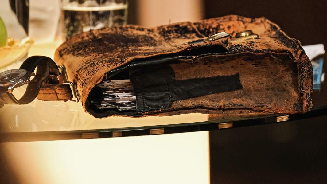 Знаменитый портфель писателя-сатирика Михаила Жванецкого