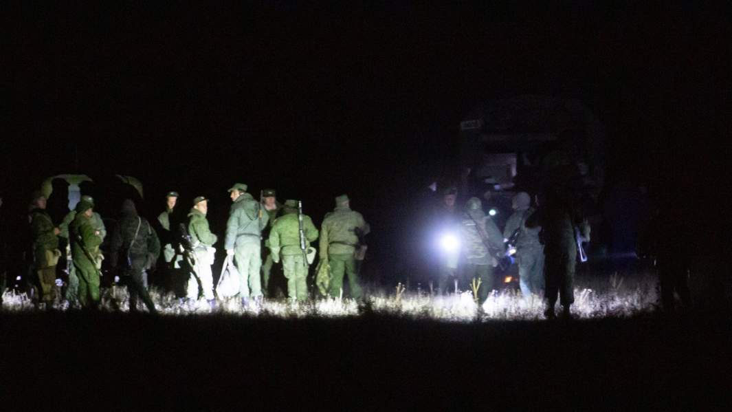 Поисковые работы на месте крушения российского вертолета Ми-24