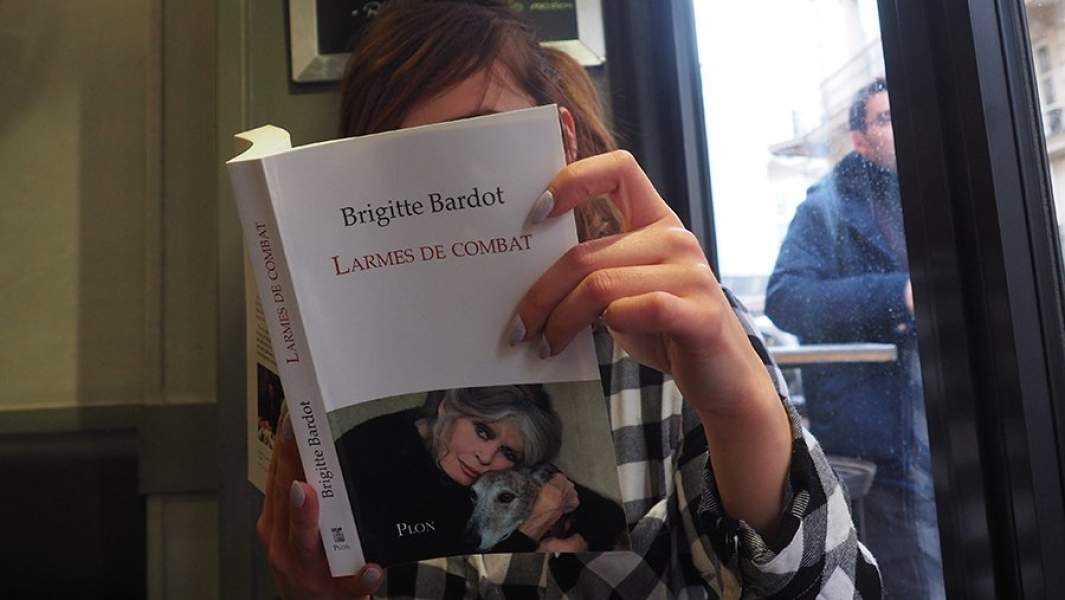 Последняя из семи книг Брижит Бардо «Слезы битвы»